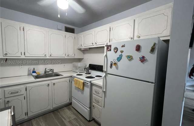 279 Markham M Gallery 4