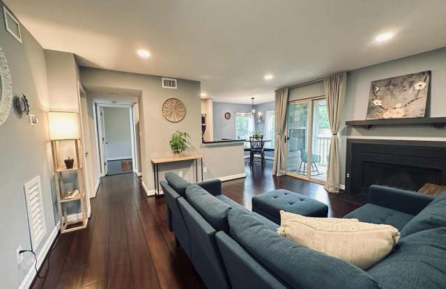 1734 ASCOT WAY #D Gallery 4
