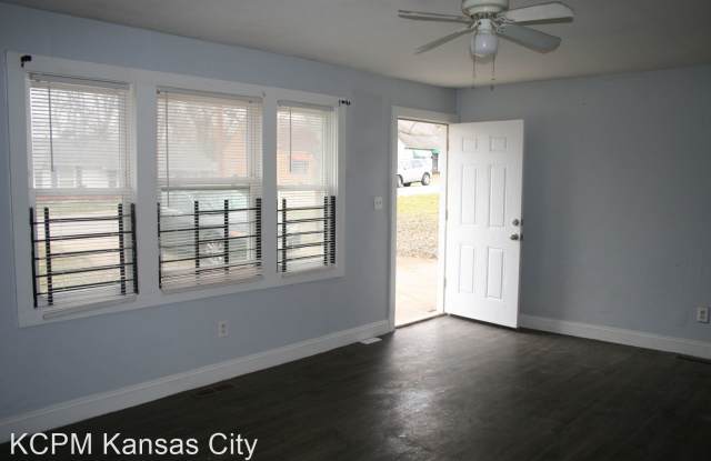 4724 E 44th Terrace - 4724 East 44th Terrace, Kansas City, MO 64130