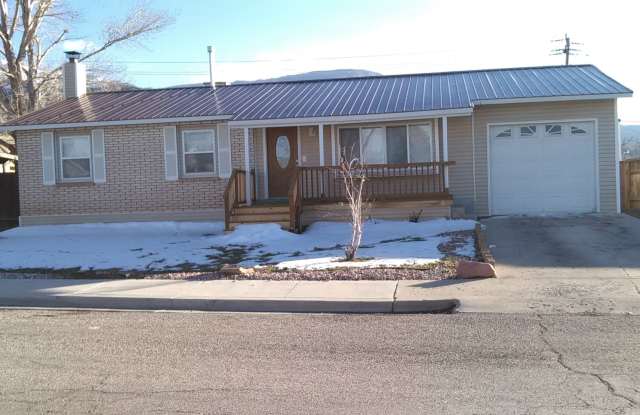 4 bedroom 3 bathroom w/basement - 38 West Sunset Drive, Cedar City, UT 84720