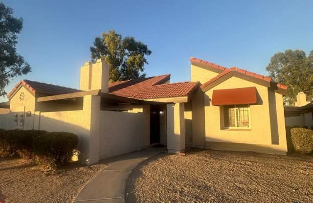 905 South Lola Lane photos photos