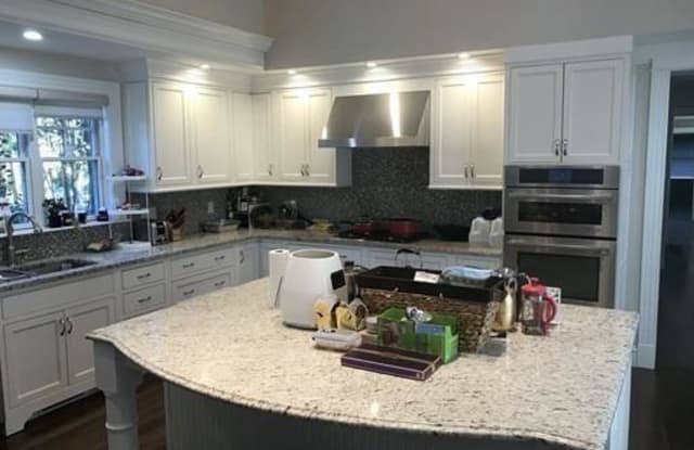 289 South St - 289 South Street, Brookline, MA 02467