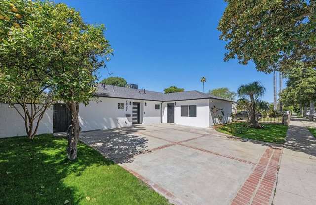7827 Hesperia Avenue photos photos