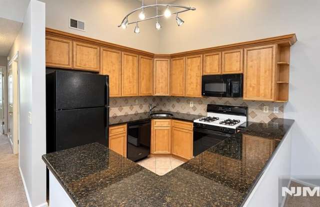 898 Tuliptree Court Gallery 4