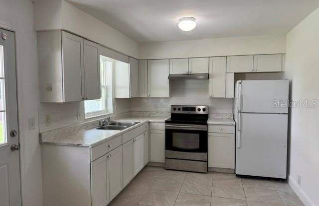27127 FERNERY Avenue Gallery 2