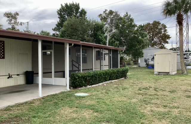 7032 Commons Boulevard Gallery 3