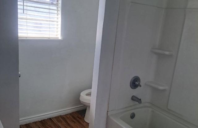 3408 Nashville Avenue Gallery 1