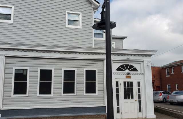 320w8th photos photos