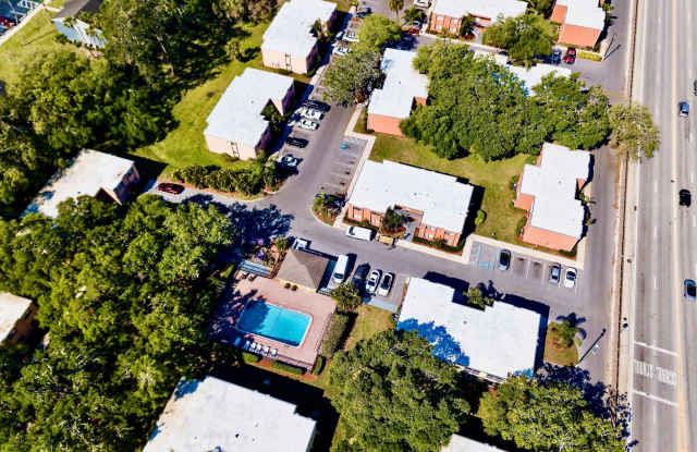 2 bed 1 bath condo close to IMG photos photos