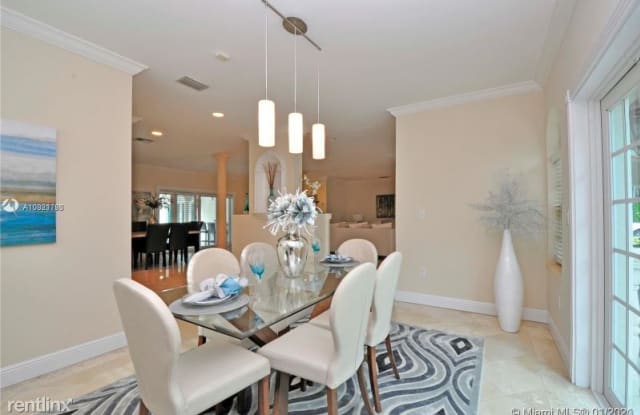 1123 Obispo Ave - 1123 Obispo Avenue, Coral Gables, FL 33134