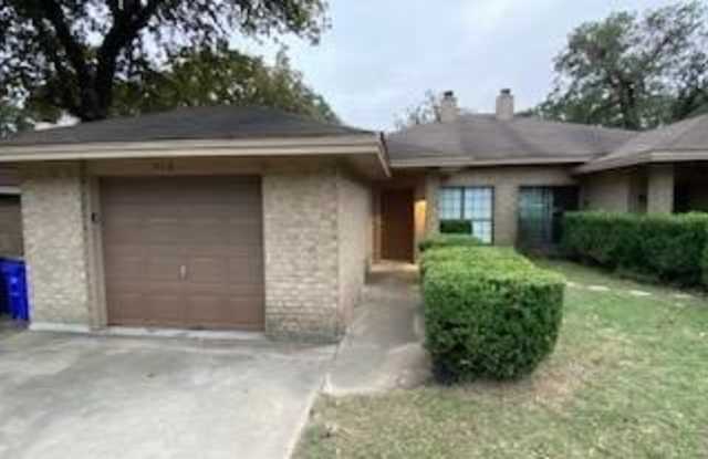 408 Lochridge Drive Gallery 1