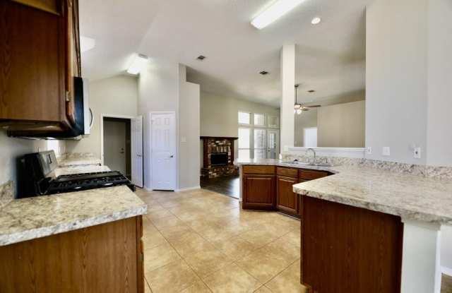 1529 Rustic Trail Gallery 4