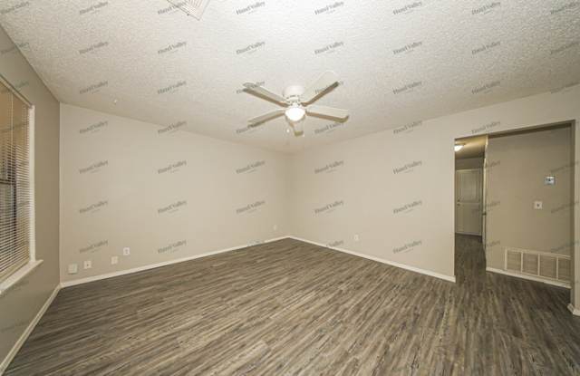 3304 Eastwood Circle Gallery 4