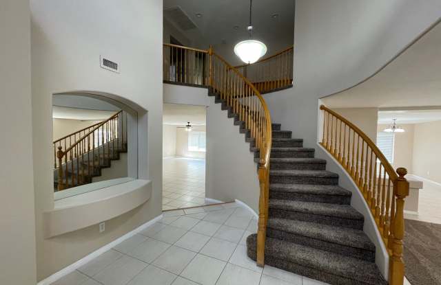 6 bedroom Pool home Silverado Ranch Gallery 4