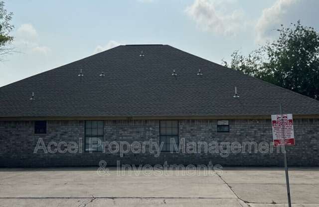 2805 N 31st photos photos