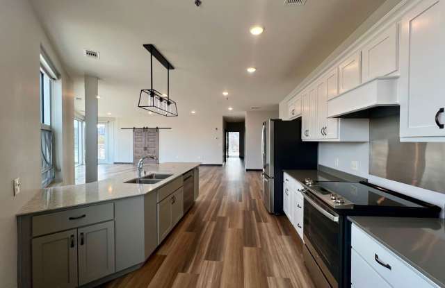 Bridge Plaza Apartments photos photos