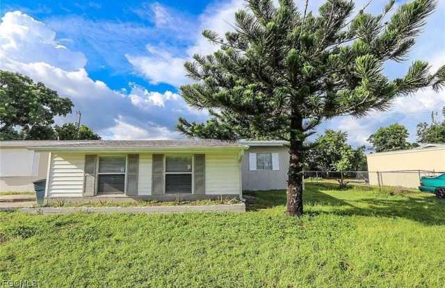 305 Bougainvillea Road W photos photos