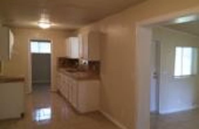 2135 Figaro Lane Gallery 4