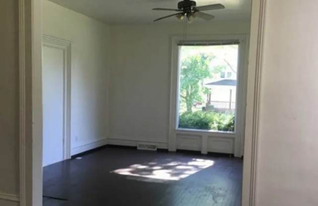 5 Bedroom, 2 Bathroom House for Fall Semester photos photos