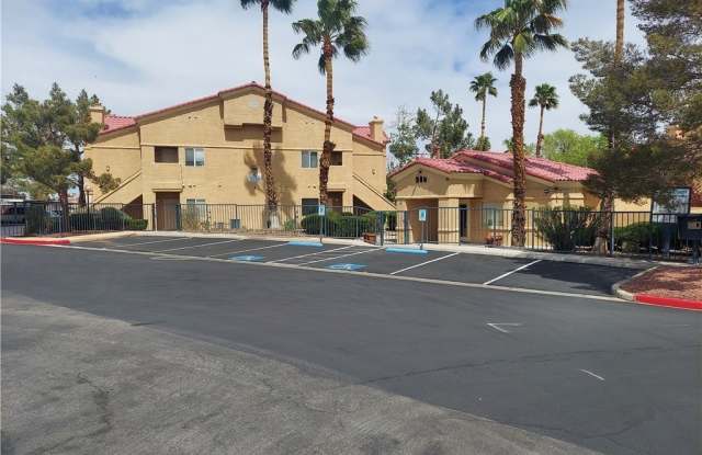 900 Heavenly Hills Court photos photos