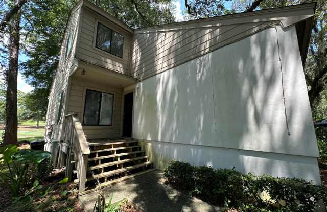 2 Story townhome on Hilaman Golf Course! Gallery 1