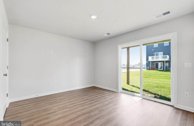 133 WILLETT HOLLOW Street Gallery 3