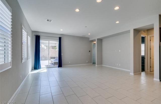 10743 Skye Lily Avenue Gallery 4