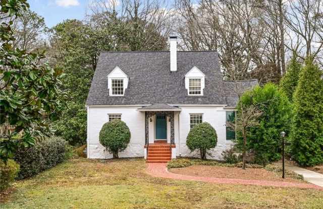 2878 N Hills Drive NE photos photos