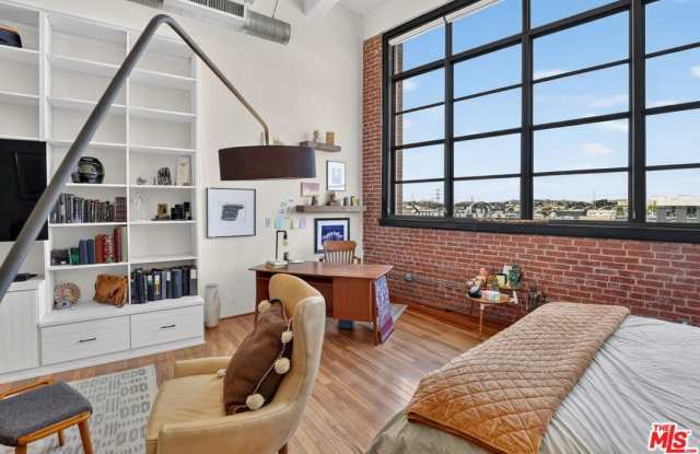 1850 Industrial St Gallery 3