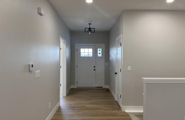 1713 Ambleside Drive Gallery 3