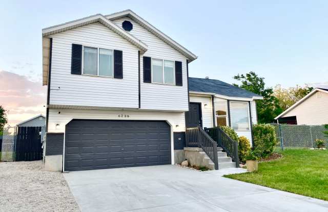 Gorgeous 4 Bed 2 Bath Home in West Valley! Gallery 4