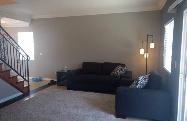 13760 Cordary Avenue Gallery 2