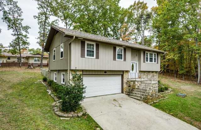 Plenty of Storage and Fenced in yard! photos photos