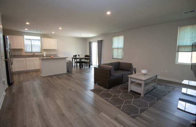 Gorgeous 3 Bedroom, 2 Bath ~ Minutes to Fort Jackson ~ Available Mid October! Gallery 4