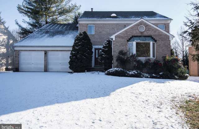 10 CANDLELIGHT CT - 10 Candlelight Court, Potomac, MD 20854