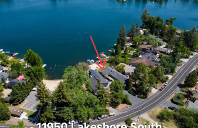 Lake Front! Private dock- AMAZING Lake of the Pines- Vacation where you live! - 11950 Lakeshore South, Lake of the Pines, CA 95602