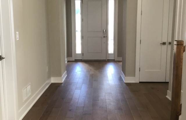 389 Concourse Boulevard Gallery 2