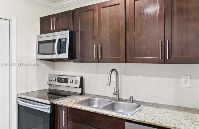 441 Northeast 30th Street photos photos