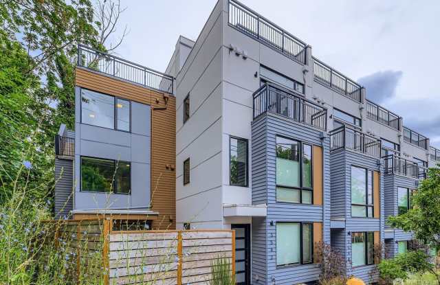 Spacious end-unit 3 bed townhome near Seattle’s light rail photos photos Spacious end-unit 3 bed townhome near Seattle’s light rail photos photos