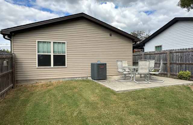 FOR LEASE- 3 BED 2 BATH Gallery 3