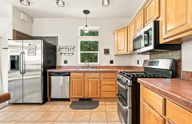 237 Tschaikovsky DriveUpper Unit Gallery 3