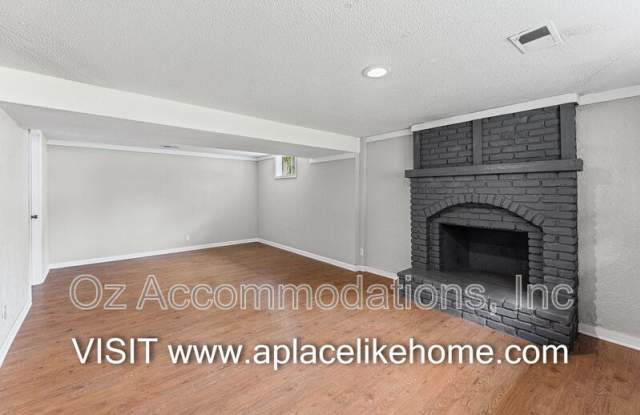 1105 W Elm Ter Gallery 4