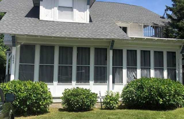 1043 Norwood Avenue photos photos