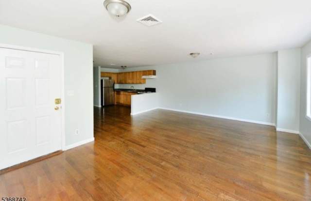 12 Amity St photos photos