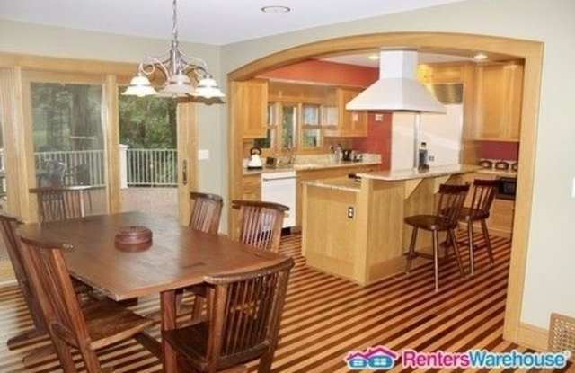 5207 Doncaster Way Gallery 3