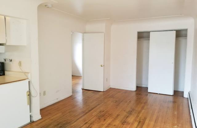 * Great location off Montview and Elmira, close to shopping, parks and restaurants photos photos * Great location off Montview and Elmira, close to shopping, parks and restaurants photos photos