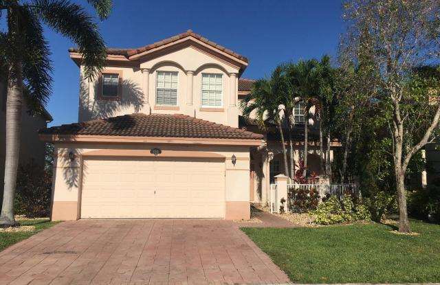 10646 Old Hammock Way - 10646 Old Hammock Way, Wellington, FL 33414