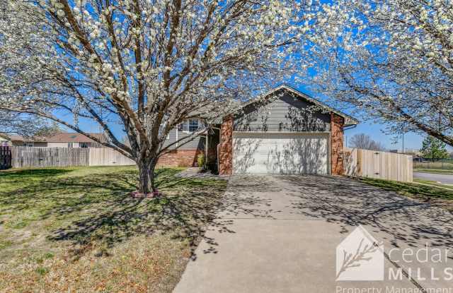 Wonderful Split Level Home in North Wichita photos photos
