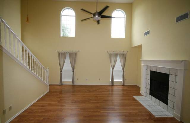 509 Raintree Circle Gallery 2