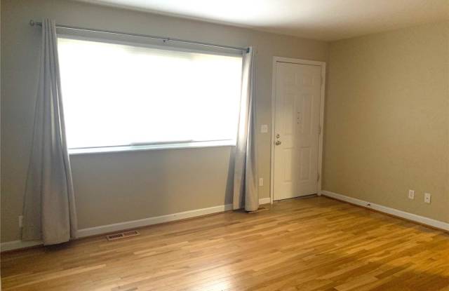 1565 Gerard Park Gallery 3